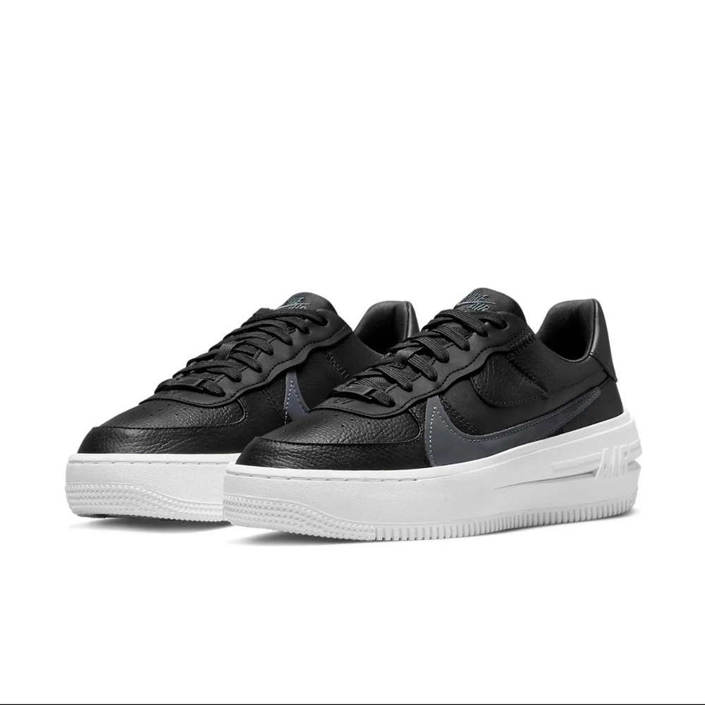 [Nike] Black Leather Air Force 1 Platform Sneakers